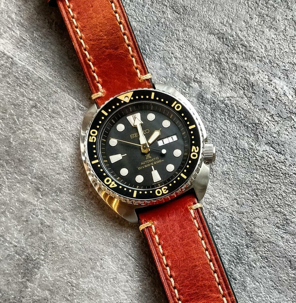 M1 Vintage Leather Watch Strap in Amber with Pre-V PVD Black Buckle (22mm) - Nomad watch Works