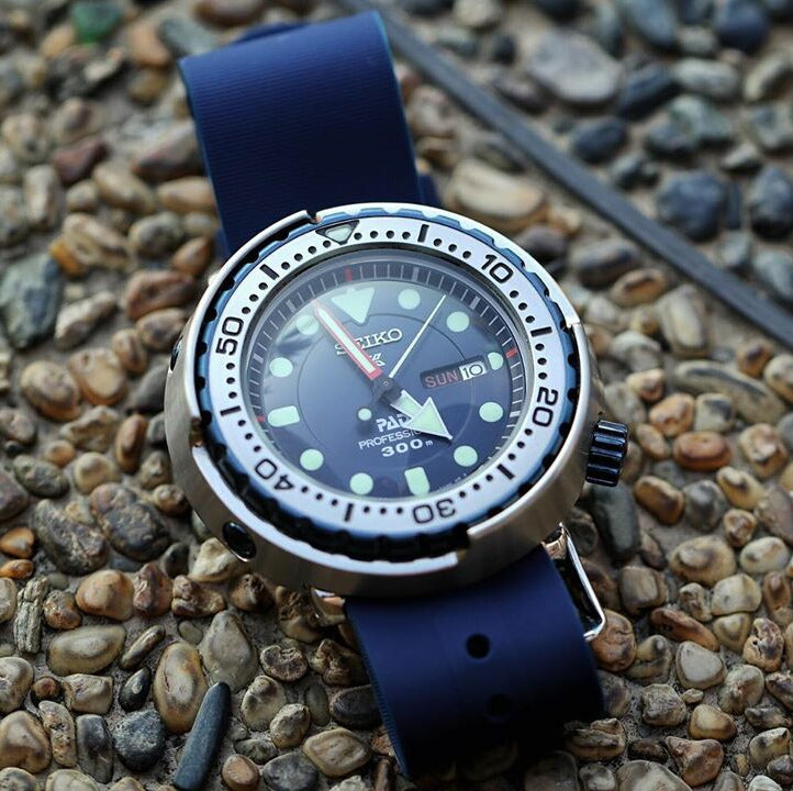 Rubber Nato Strap in Navy with Silver Buckle (18mm)