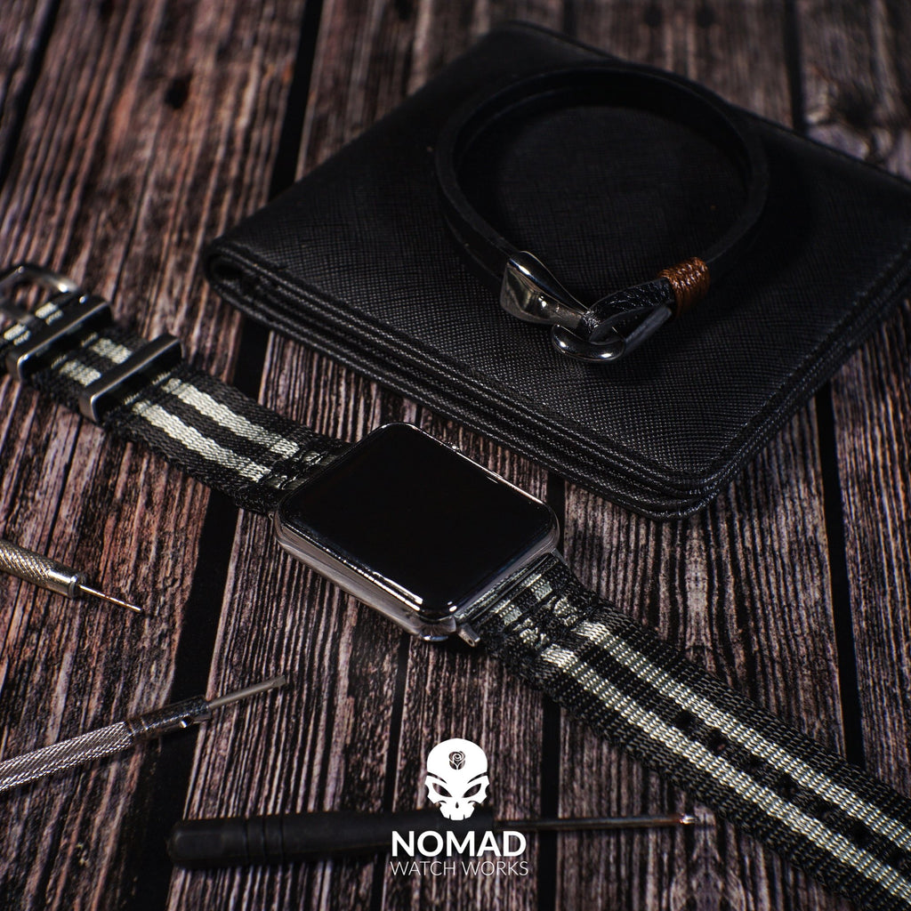 Lincoln Leather Bracelet in Black - Nomad watch Works