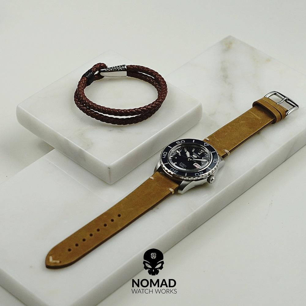 Premium Vintage Calf Leather Watch Strap in Tan w/ Silver Buckle (22mm)